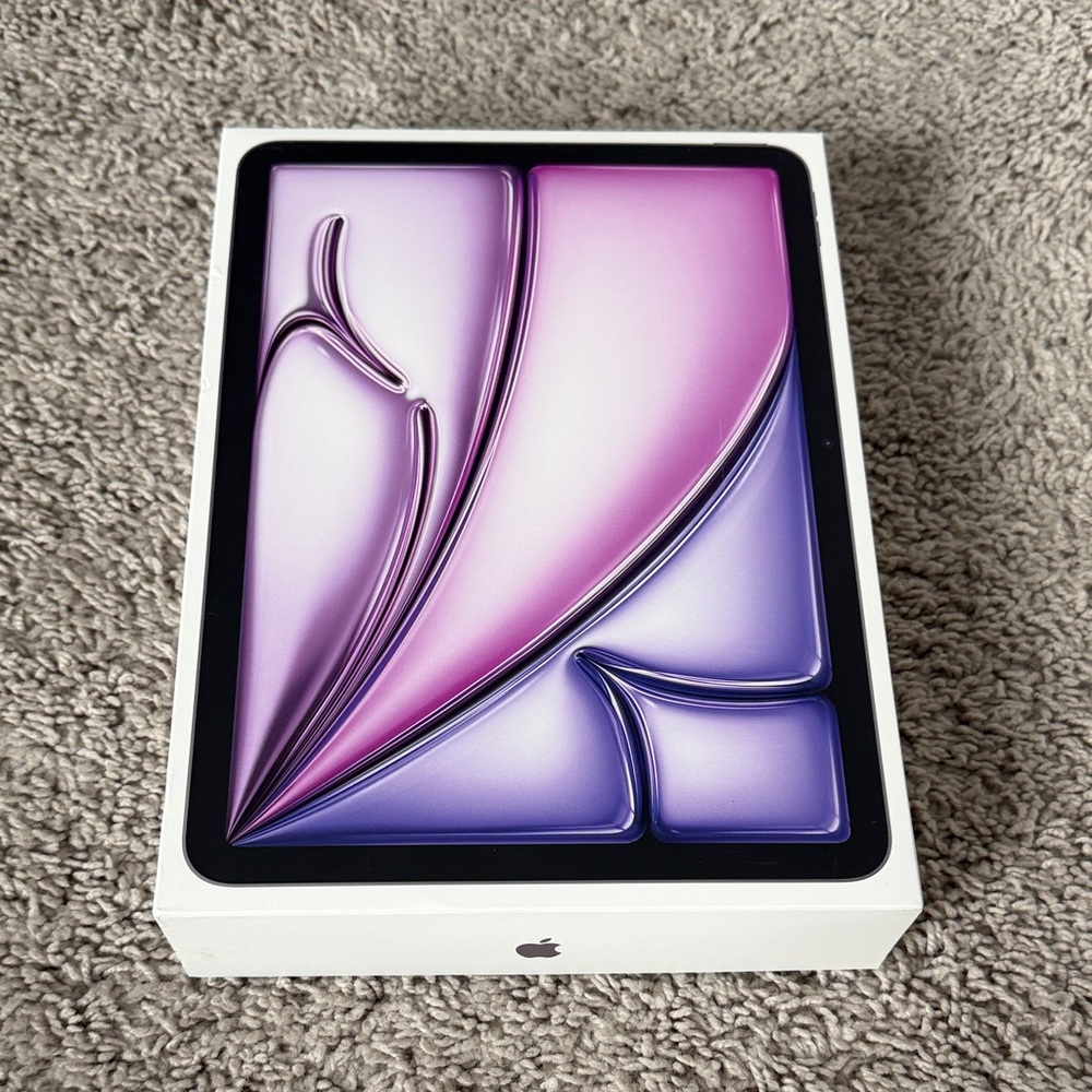Apple iPad and Keyboard boxes